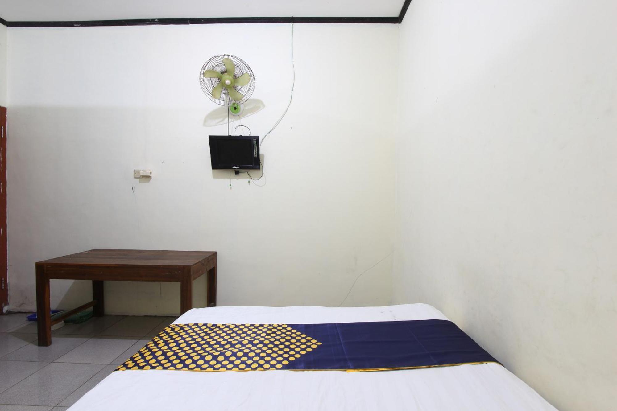 Oyo 92231 Penginapan Tanjung Alang Syariah Makassar Bagian luar foto