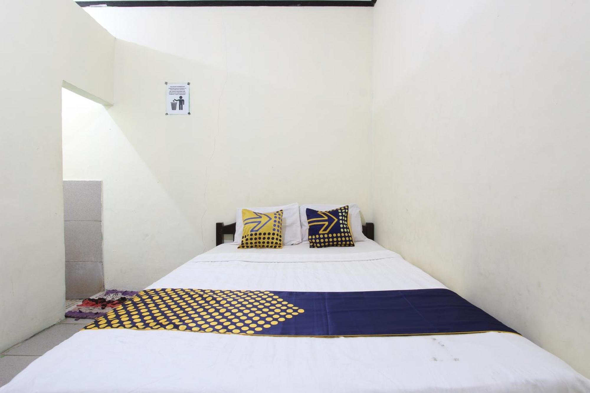 Oyo 92231 Penginapan Tanjung Alang Syariah Makassar Bagian luar foto