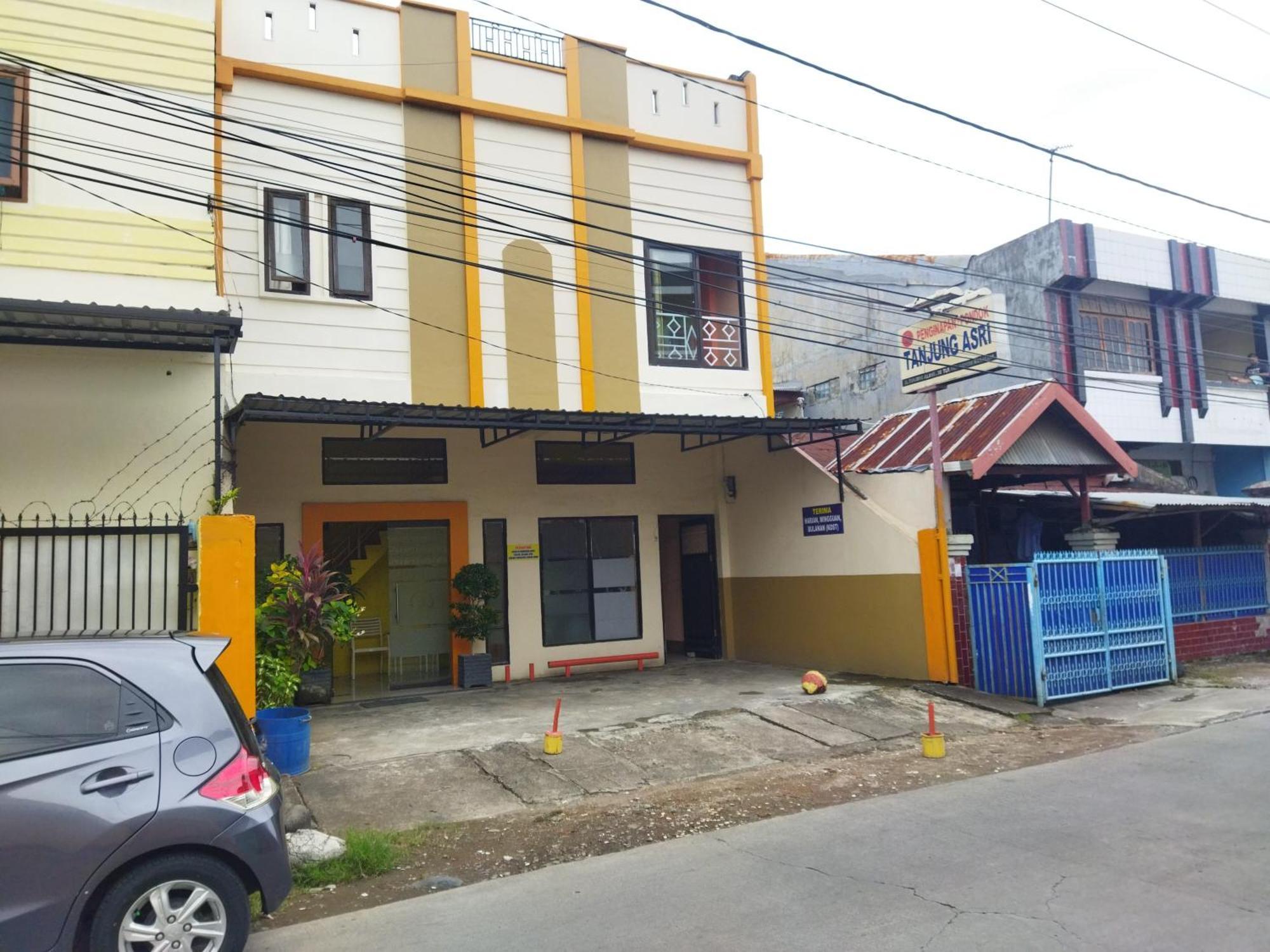 Oyo 92231 Penginapan Tanjung Alang Syariah Makassar Bagian luar foto