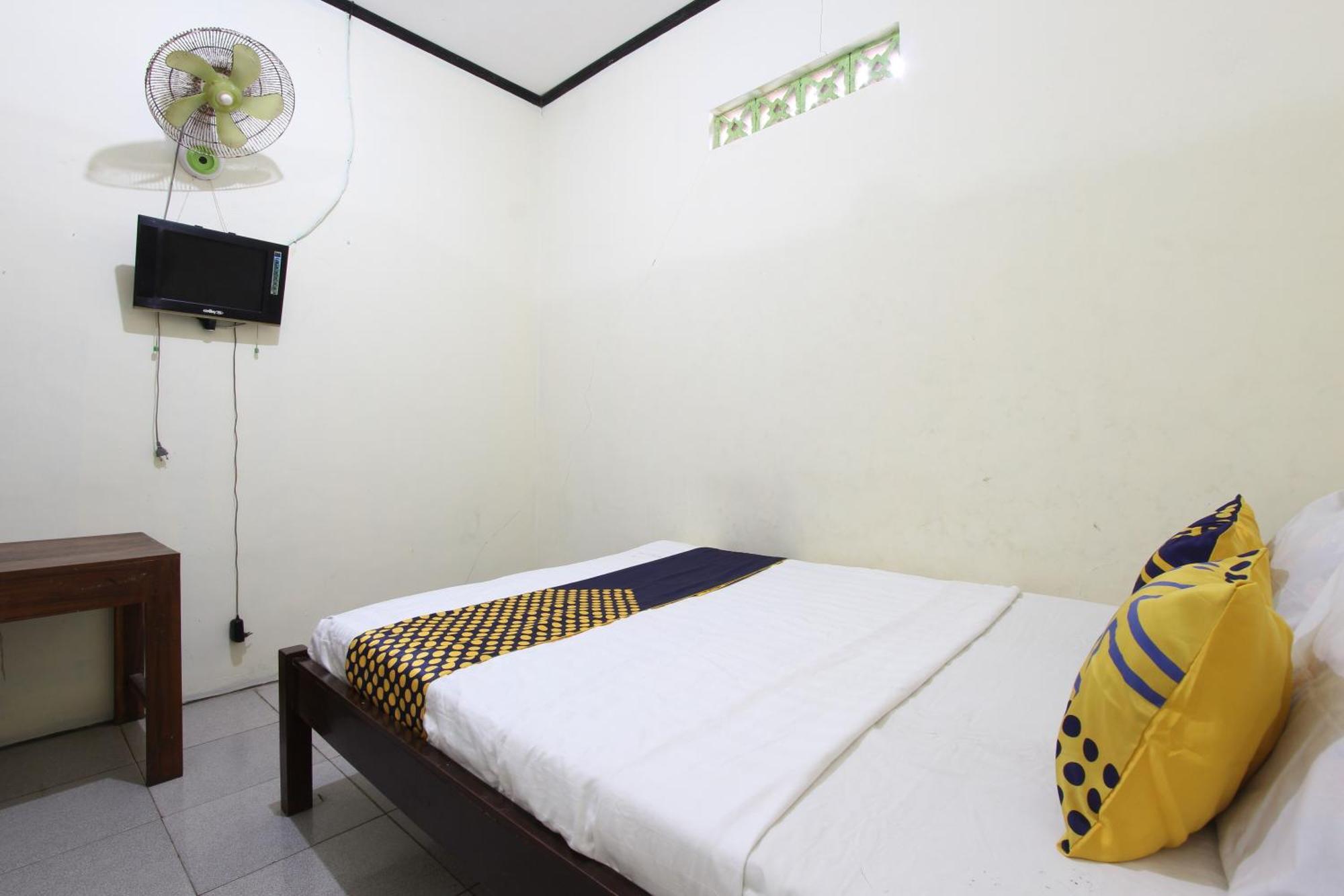 Oyo 92231 Penginapan Tanjung Alang Syariah Makassar Bagian luar foto